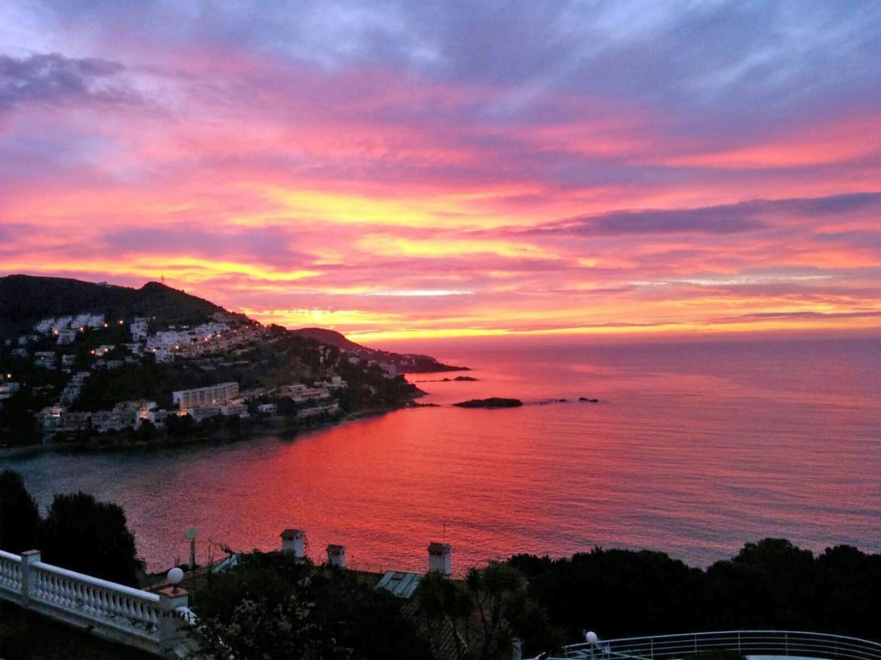 Amazing Seaview Apartment With Terrace & Parking - Casa Artevida Roses Eksteriør bilde